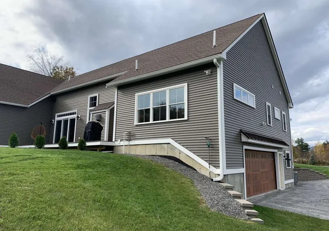 Photo 3 of Sale Pending at 3 Labrador Ln, Hampstead, NH 03841 | MLS# 5101753 | Listing updated on 2026-08-18