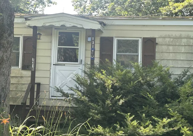 Photo 3 of Single family home for sale at 1316 Lake Dunmore Rd, Leicester, VT 05733 | MLS# 5101766 | Listing updated on 2026-09-11