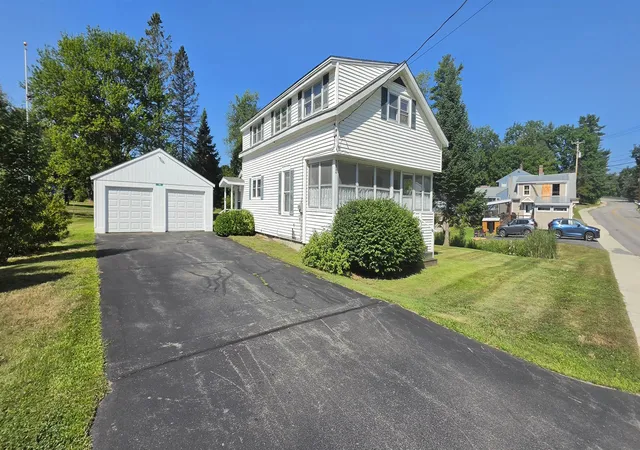 Photo 4 of Single family home for sale at 192 Mascoma St, Lebanon, NH 03766 | MLS# 5101788 | Listing updated on 2026-10-02