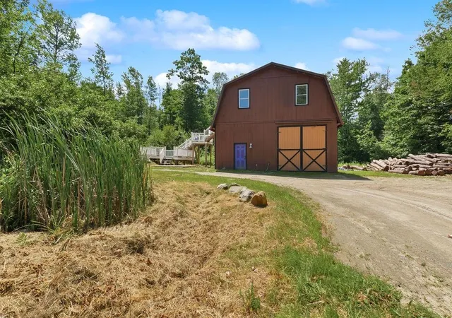 2nd image of 371 373 East Mountain Rd, Newport, NH 03773 | MLS# 5101793