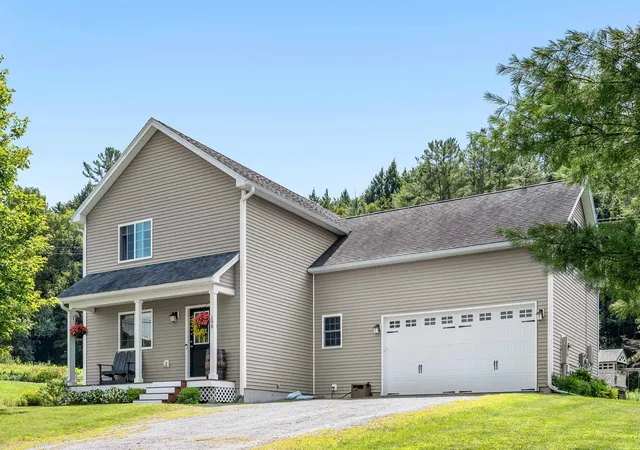 Photo 2 of Single family home for sale at 198 Gallagher Acres Rd, Waterbury, VT 05676 | MLS# 5101806 | Listing updated on 2026-09-11