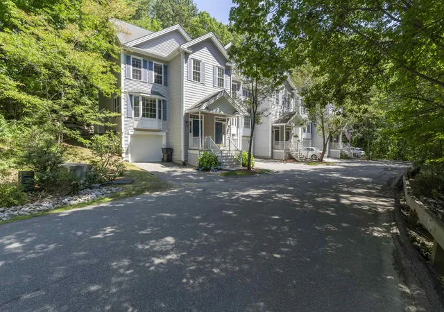 Townhouse for sale at 38 Georgetowne Dr, Nashua, NH 03062 | MLS# 5101823