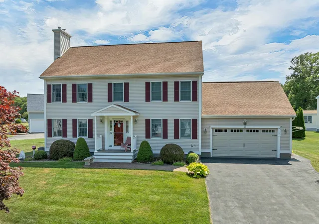Photo 1 of Single family home for sale at 41 Viola Cir, Seabrook, NH 03874 | MLS# 5101867 | Listing updated on 2026-08-04