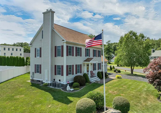 Photo 3 of Single family home for sale at 41 Viola Cir, Seabrook, NH 03874 | MLS# 5101867 | Listing updated on 2026-08-04