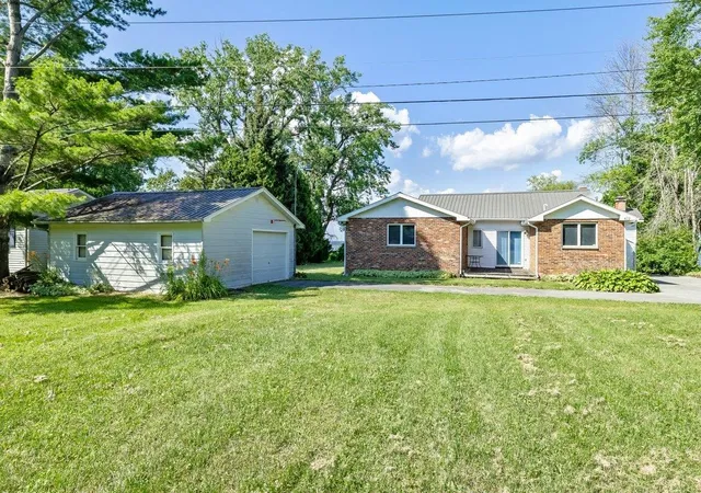 Photo 2 of Single family home for sale at 412 North Shore Rd, Isle La Motte, VT 05463 | MLS# 5101879 | Listing updated on 2026-08-04