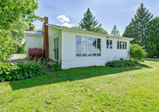 Photo 3 of Single family home for sale at 412 North Shore Rd, Isle La Motte, VT 05463 | MLS# 5101879 | Listing updated on 2026-08-04