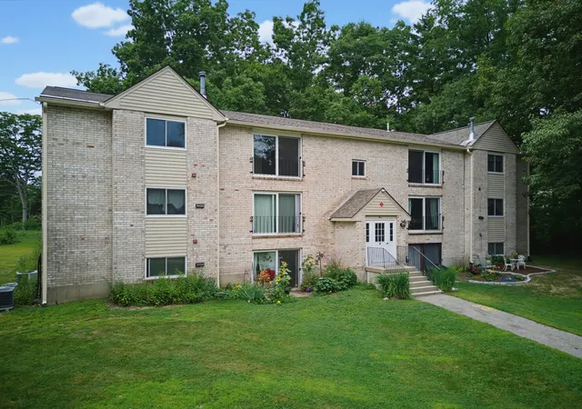 Photo 1 of Condo for sale at 5 Brookside Dr #9, Exeter, NH 03833 | MLS# 5101881 | Listing updated on 2026-09-16
