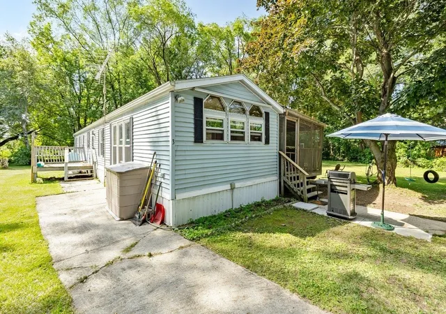Photo 1 of Single family home for sale at 37 Wheeler Dr, Alburgh, VT 05440 | MLS# 5101889 | Listing updated on 2026-07-27
