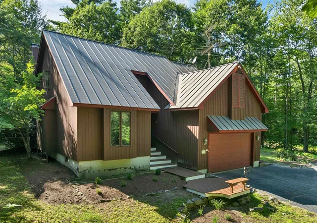 Photo 2 of Single family home for sale at 56 Pine Ridge Rd, Sunapee, NH 03782 | MLS# 5101904 | Listing updated on 2026-09-10