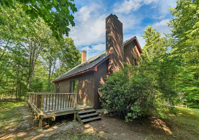 Photo 2 of Single family home for sale at 56 Pine Ridge Rd, Sunapee, NH 03782 | MLS# 5101904 | Listing updated on 2026-09-10