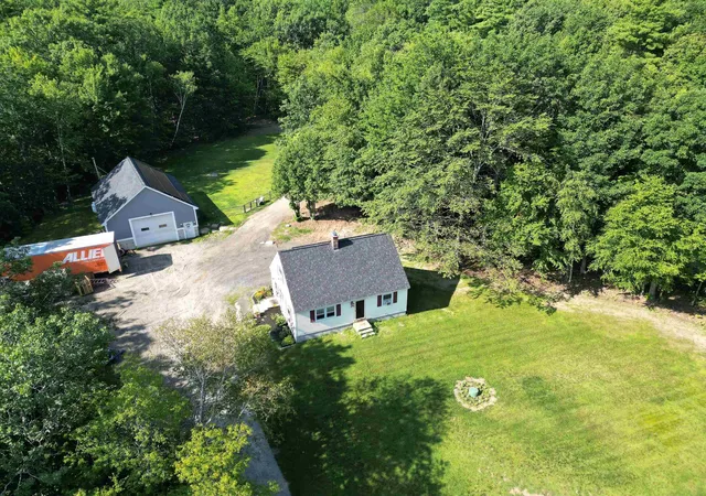 Photo 2 of Single family home for sale at 90 Green Rd, Raymond, NH 03077 | MLS# 5101906 | Listing updated on 2026-08-17