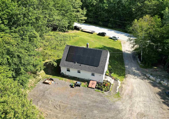 Photo 3 of Single family home for sale at 90 Green Rd, Raymond, NH 03077 | MLS# 5101906 | Listing updated on 2026-08-17