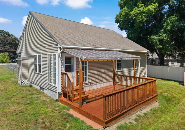 Photo 2 of Single family home for sale at 264 Broad St, Nashua, NH 03063 | MLS# 5101908 | Listing updated on 2026-08-03
