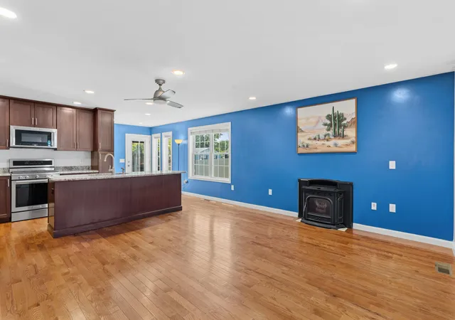 Photo 3 of Single family home for sale at 264 Broad St, Nashua, NH 03063 | MLS# 5101908 | Listing updated on 2026-08-03