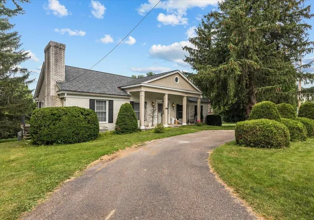 Photo 1 of Single family home for sale at 4 Smith St, Saint Albans, VT 05478 | MLS# 5101918 | Listing updated on 2026-07-27
