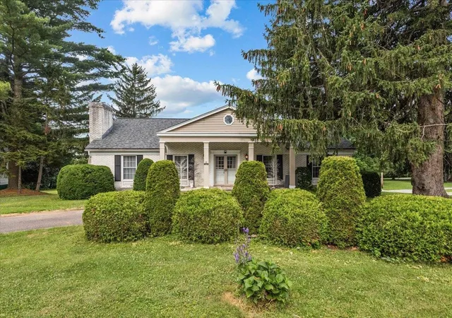 Photo 2 of Single family home for sale at 4 Smith St, Saint Albans, VT 05478 | MLS# 5101918 | Listing updated on 2026-07-27