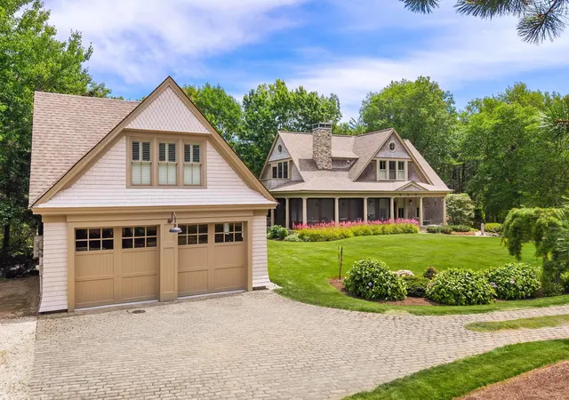 Photo 3 of Sale Pending at 6 Pebble Cvs, Cape Neddick, ME 03902 | MLS# 5101921 | Listing updated on 2026-09-08