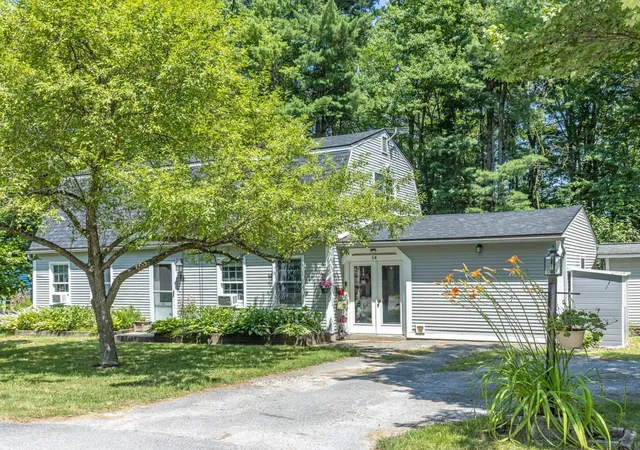 Single family home for sale at 14 Red Cedar Ln, Shelburne, VT 05482 | MLS# 5101924