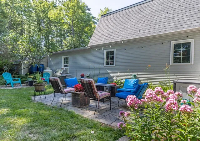 Photo 3 of Single family home for sale at 14 Red Cedar Ln, Shelburne, VT 05482 | MLS# 5101924 | Listing updated on 2026-07-27