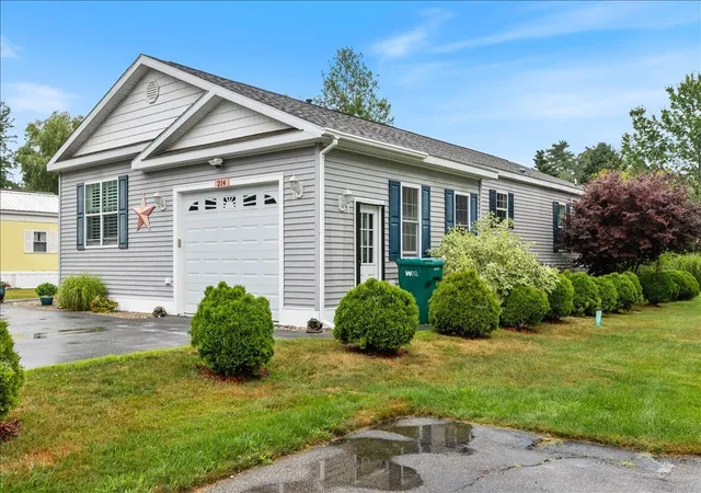 35th image of 214 Mackerel Ave, Portsmouth, NH 03801 | MLS# 5101926
