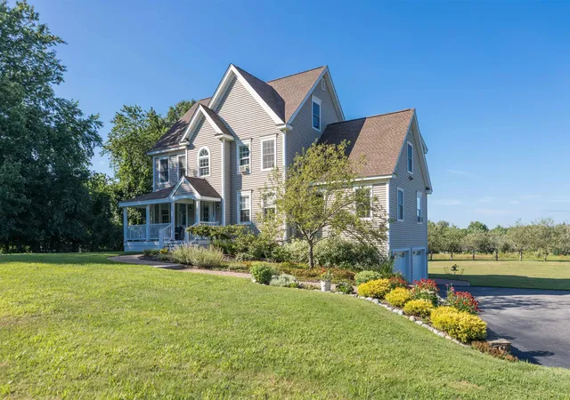1st image of 93 Bunker Hill Ave, Stratham, NH 03885 | MLS# 5101984