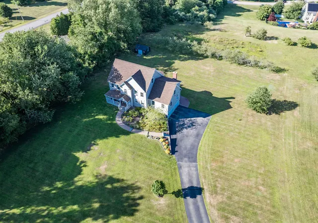 2nd image of 93 Bunker Hill Ave, Stratham, NH 03885 | MLS# 5101984
