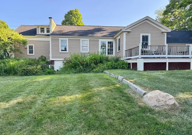 Photo 3 of Single family home for sale at 21 Linden St, Somersworth, NH 03878 | MLS# 5101988 | Listing updated on 2026-09-18