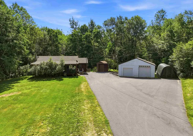 Photo 1 of Single family home for sale at 133 Mountain View Rd, Deerfield, NH 03037 | MLS# 5102004 | Listing updated on 2026-08-03