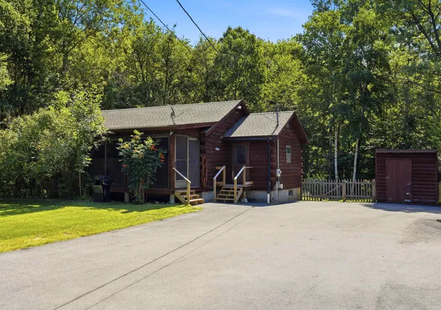 Photo 4 of Single family home for sale at 133 Mountain View Rd, Deerfield, NH 03037 | MLS# 5102004 | Listing updated on 2026-08-03