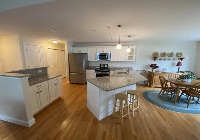 Photo 4 of Condo for sale at 2 Club House Wy, Amherst, NH 03031 | MLS# 5102008 | Listing updated on 2026-07-28