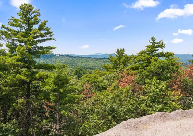 2nd image of 40 Foxglove Rd, Gilford, NH 03249 | MLS# 5102011