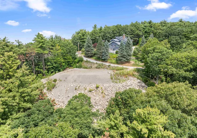 3rd image of 40 Foxglove Rd, Gilford, NH 03249 | MLS# 5102011