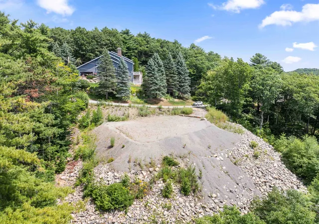 4th image of 40 Foxglove Rd, Gilford, NH 03249 | MLS# 5102011