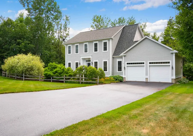 Photo 1 of Single family home for sale at 900 Ledgewood Dr, Williston, VT 05495 | MLS# 5102016 | Listing updated on 2026-09-03