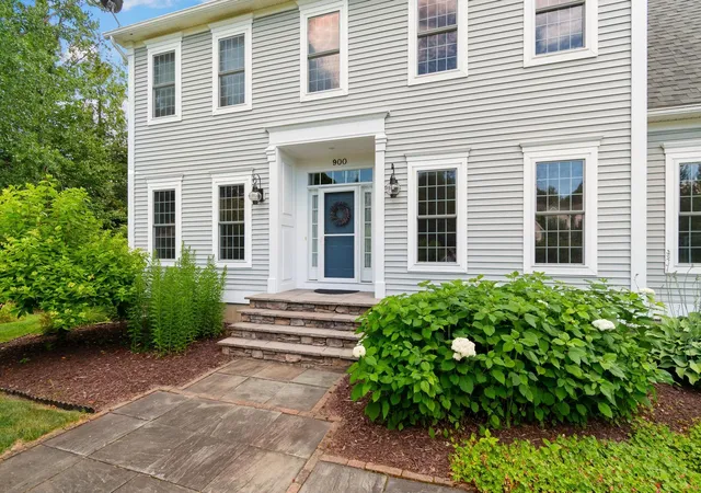Photo 2 of Single family home for sale at 900 Ledgewood Dr, Williston, VT 05495 | MLS# 5102016 | Listing updated on 2026-09-03