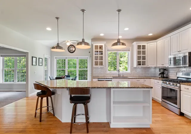 Photo 3 of Single family home for sale at 900 Ledgewood Dr, Williston, VT 05495 | MLS# 5102016 | Listing updated on 2026-09-03