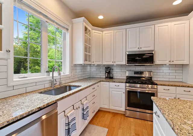 Photo 4 of Single family home for sale at 900 Ledgewood Dr, Williston, VT 05495 | MLS# 5102016 | Listing updated on 2026-09-03
