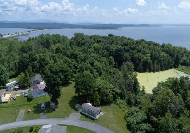 Manufactured home for sale at 36 Island Cir, South Hero, VT 05486 | MLS# 5102018