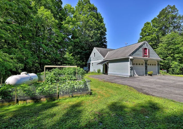 Photo 3 of Single family home for sale at 2500 Morse Hollow Rd, Poultney, VT 05764 | MLS# 5102047 | Listing updated on 2026-07-28