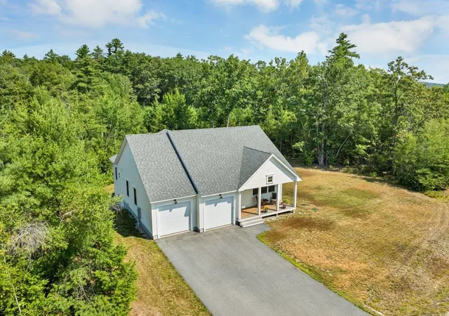 Photo 2 of Single family home for sale at 14 Village Corner Rd, Ossipee, NH 03864 | MLS# 5102093 | Listing updated on 2026-09-14