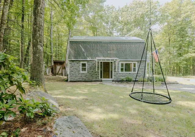 2nd image of 71 Oliver Hill Rd, Swanzey, NH 03446 | MLS# 5102099