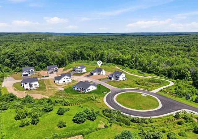 Photo 4 of Condo for sale at 8 Robin Wy #7, Chester, NH 03036 | MLS# 5102111 | Listing updated on 2026-08-27