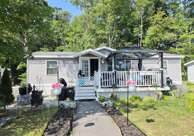 Photo 1 of Sale Pending at 426 Sherwood Gln, Somersworth, NH 03878 | MLS# 5102116 | Listing updated on 2026-09-06