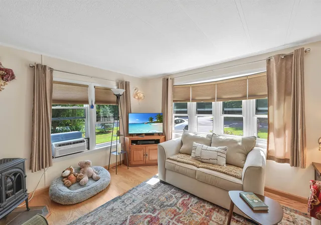 Photo 4 of Single family home for sale at 718 Red Pine Rd, Williston, VT 05495 | MLS# 5102124 | Listing updated on 2026-09-04