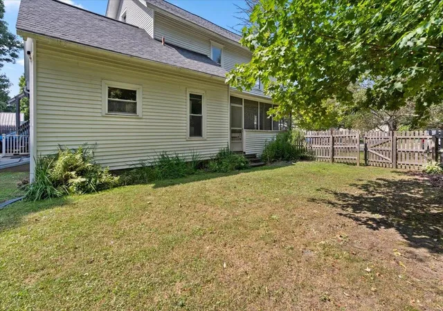 Photo 4 of House for sale at 24 North St, Essex Junction, VT 05452 | MLS# 5102130 | Listing updated on 2026-09-11