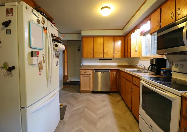 Photo 3 of Single family home for sale at 171 Stone Crest Ave, White River Junction, VT 05001 | MLS# 5102132 | Listing updated on 2026-08-01