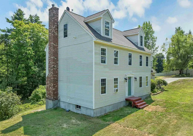 2nd image of 197 Grapevine Rd, Dunbarton, NH 03046 | MLS# 5102134