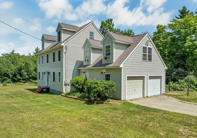 3rd image of 197 Grapevine Rd, Dunbarton, NH 03046 | MLS# 5102134