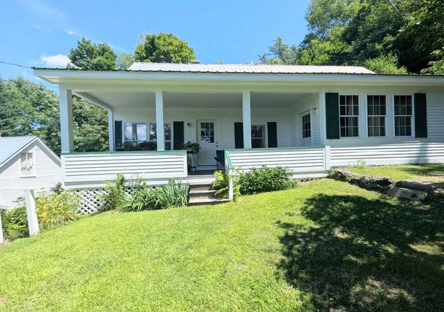 Photo 4 of Multi family home for sale at 60 James St, Saint Johnsbury, VT 05819 | MLS# 5102155 | Listing updated on 2026-08-01