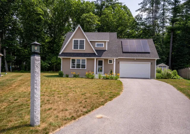 1st image of 20 Beaumont Dr, Dover, NH 03820 | MLS# 5102161